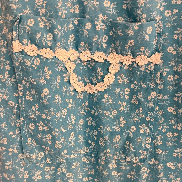 Chic Blue Floral Midi Dress - Picture 2 of 6